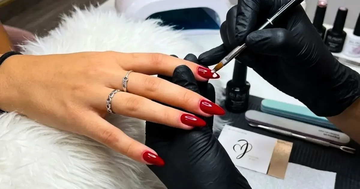 Soft gel: passo a passo para fazer o alongamento das unhas em casa