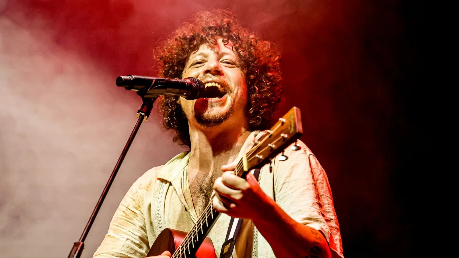 Chico Chico retorna ao Grammy Latino com disco lançado em português