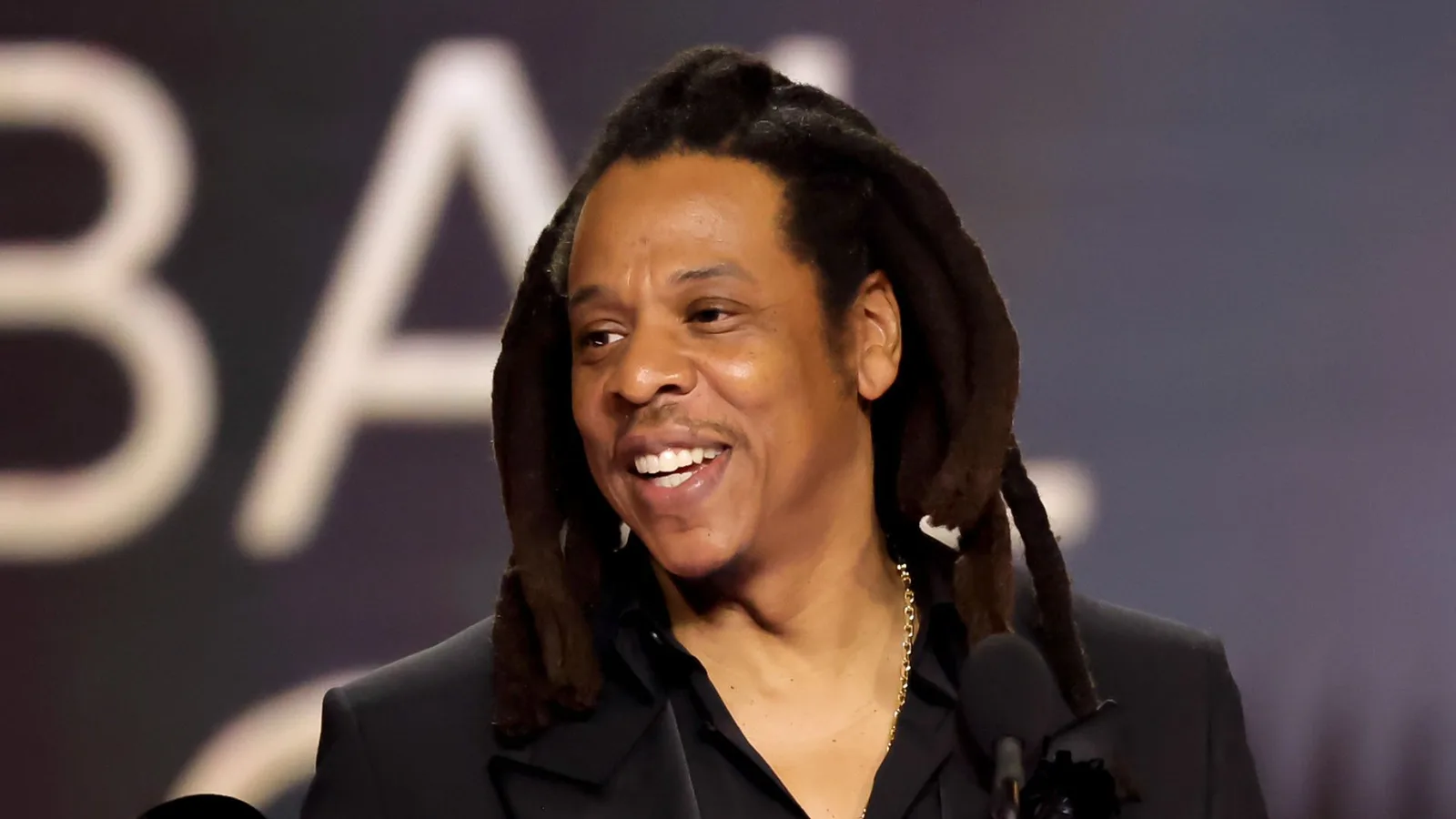 Declaração judicial muda versão de mulher que processou Jay-Z