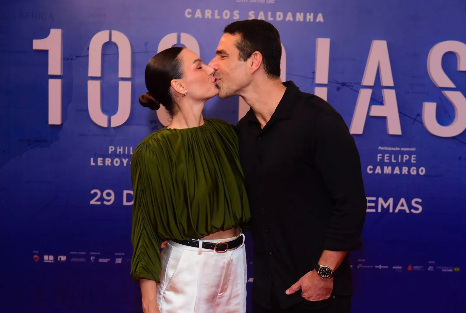 Isis Valverde e Marcus Buaiz aparecem juntos na pré-estreia de 100 Dias