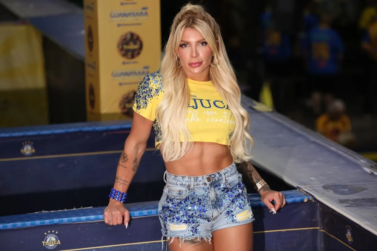 Nicole Fagundes participa de ensaio da Unidos da Tijuca para o Carnaval 2027