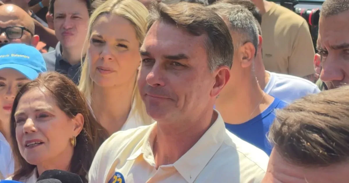 Flávio Bolsonaro promete manter Bolsa Família e prevê pressão sobre o diesel