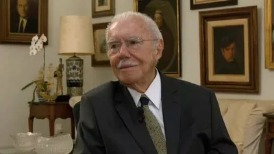 José Sarney fica na UTI após cirurgia abdominal em São Luís